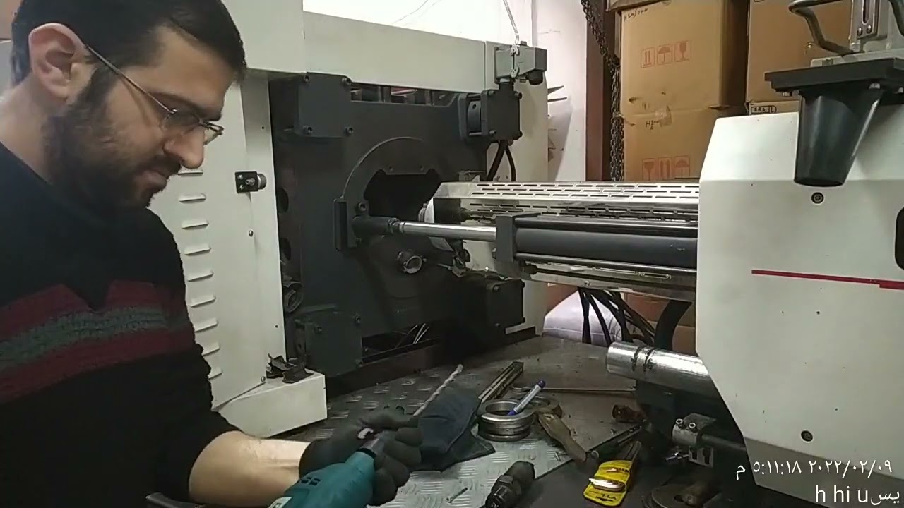 حقن بلاستيك ⛑️طريقة تنظيف🛠️ راس الفيز من الحديد والنحاس 🔧التي تغلق مجرا المواد