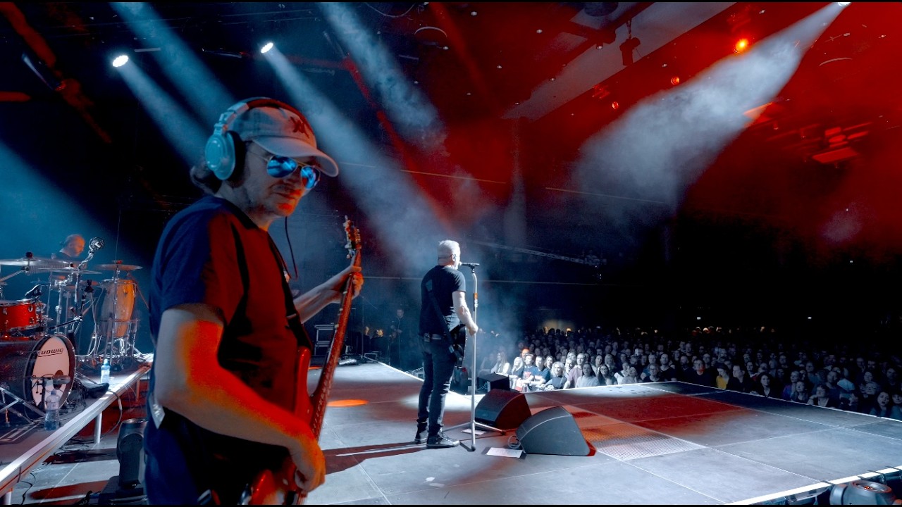 DAVID KOLLER - Na mě zapomeň (Live Forum Karlín 2024)