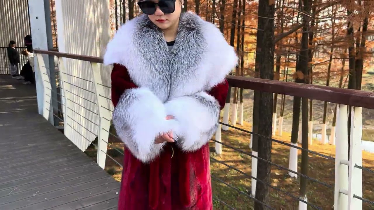 Luxury mink fur coat bigger fox fur collar