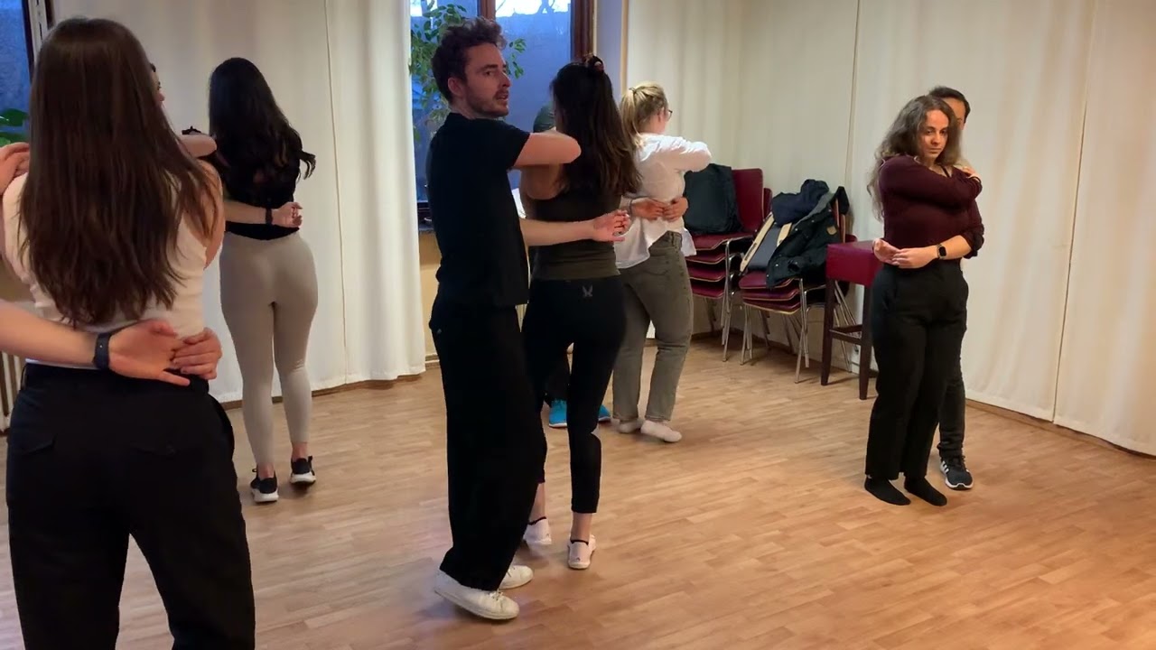 INTERMEDIATE CUBAN SALSA CLASS (WITH COUNTING)