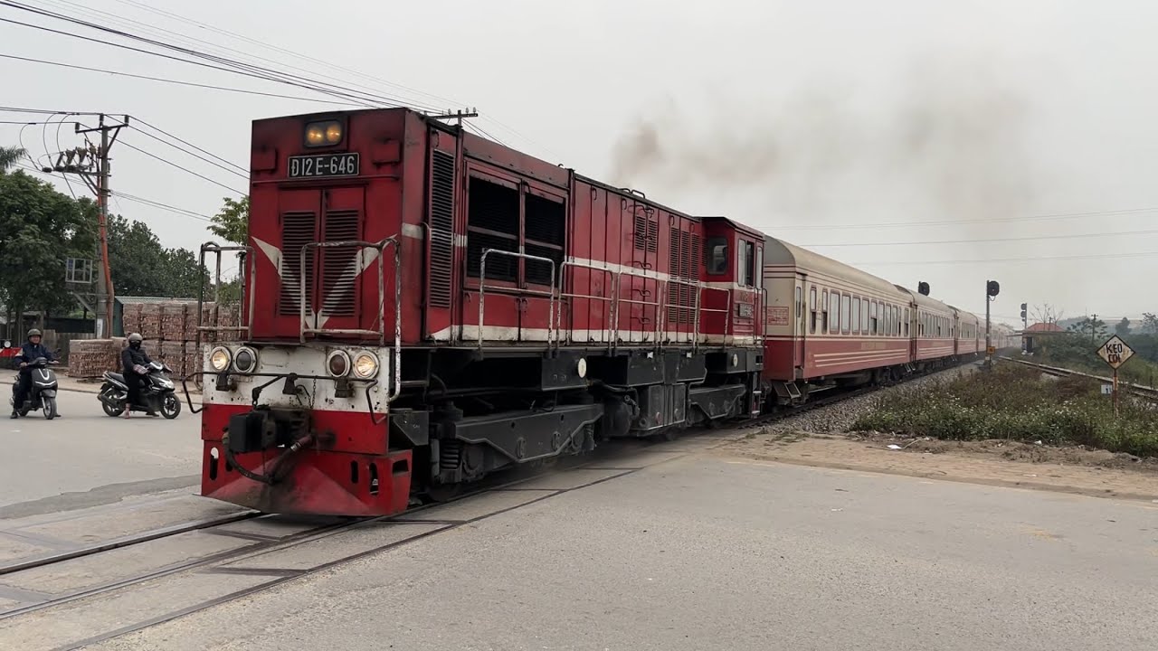 [306] BOM TẤN CUỐI NĂM !!! Tàu Khách Chạy Tuyến Vành Đai Do Sự Cố Tại Cầu Long Biên (Chi Tiết👇)