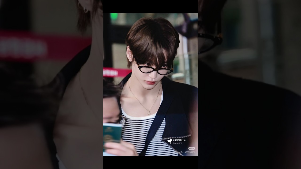 the way people went &ldquo;woahh&rdquo; the moment wonbin took off his mask with his visual 😭🤚🏻 #riize #wonbin