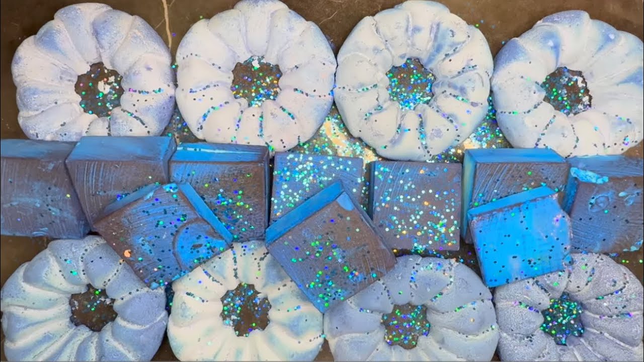 Dyed Blue Gym Chalk with Blue Creamy Reforms