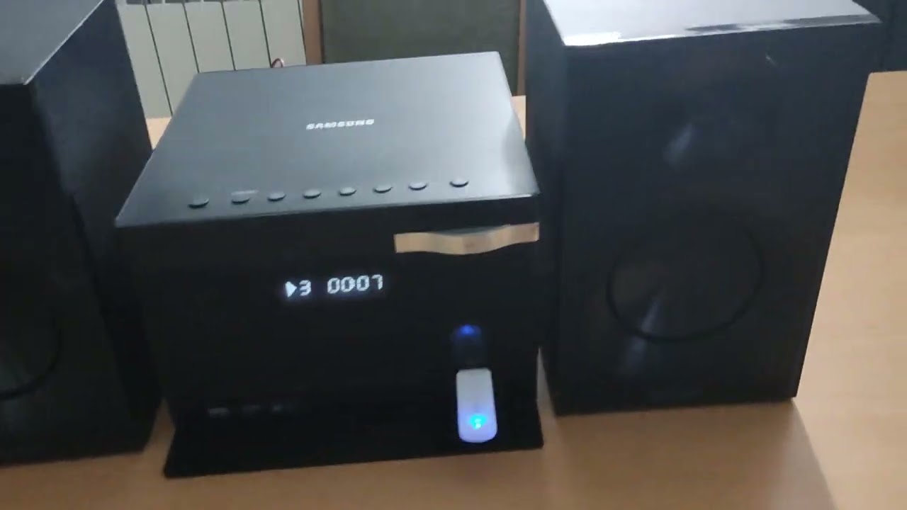 Samsung MM-E320