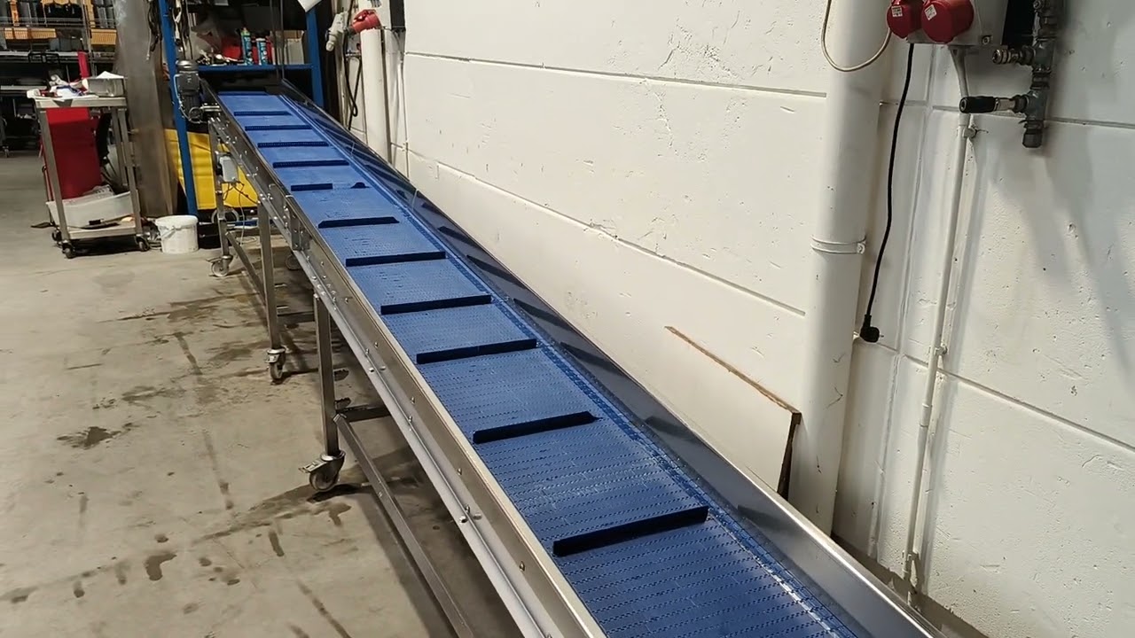 Industrial conveyor belt 648 x 64 x 127 cm for sale: