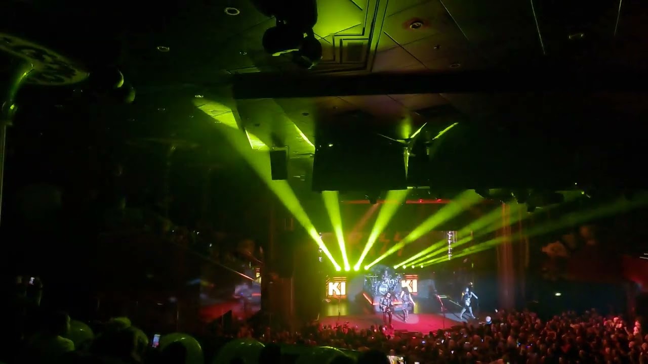 Kiss - Heaven's on fire Kiss kruise XI show #3 2022 masked