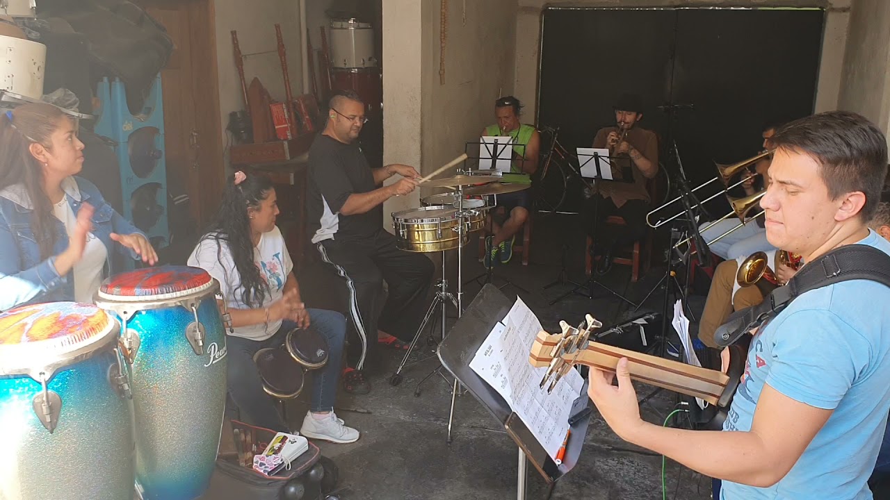 La Chica de Chicago - La Fama Orquesta  en Ensayo
