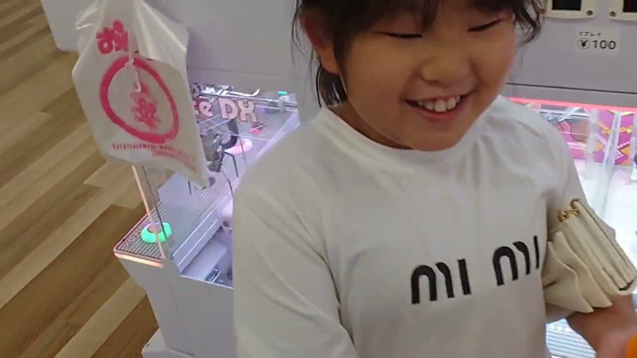 【ＵＦＯキャッチャー２０００円チャレンジ】夏休み中のすずちゃんと対決してみた！おまけでのんちゃんもチャレンジしたよ！#おたちゅう #すずのどちゃんねる 