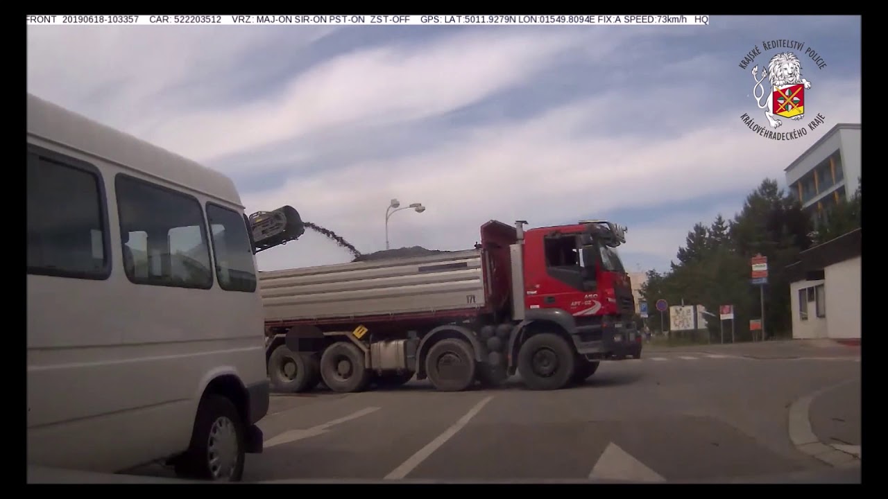 Policie ČR: Šílená jízda v centru Hradce Králové
