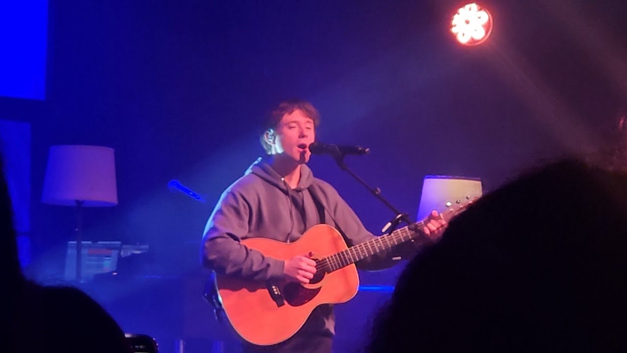Alec Benjamin - I built a friend | 12 Notes Tour, Dublin