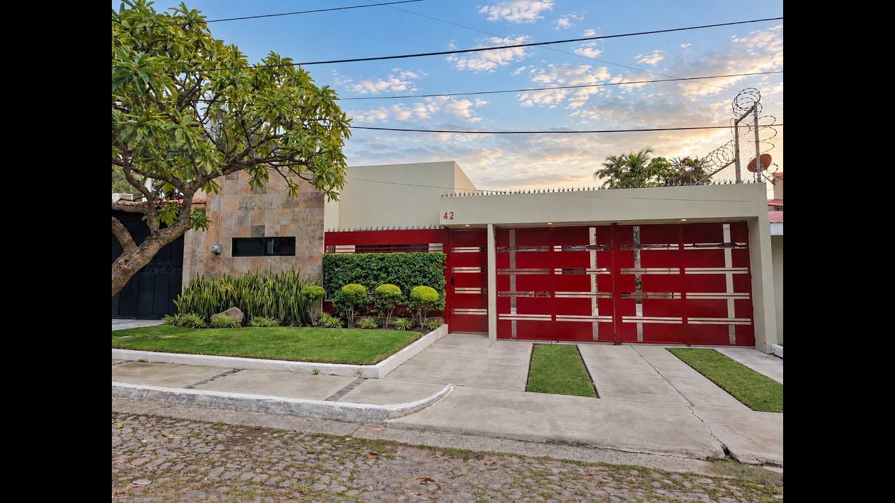 Beautiful home for sale in La Floresta