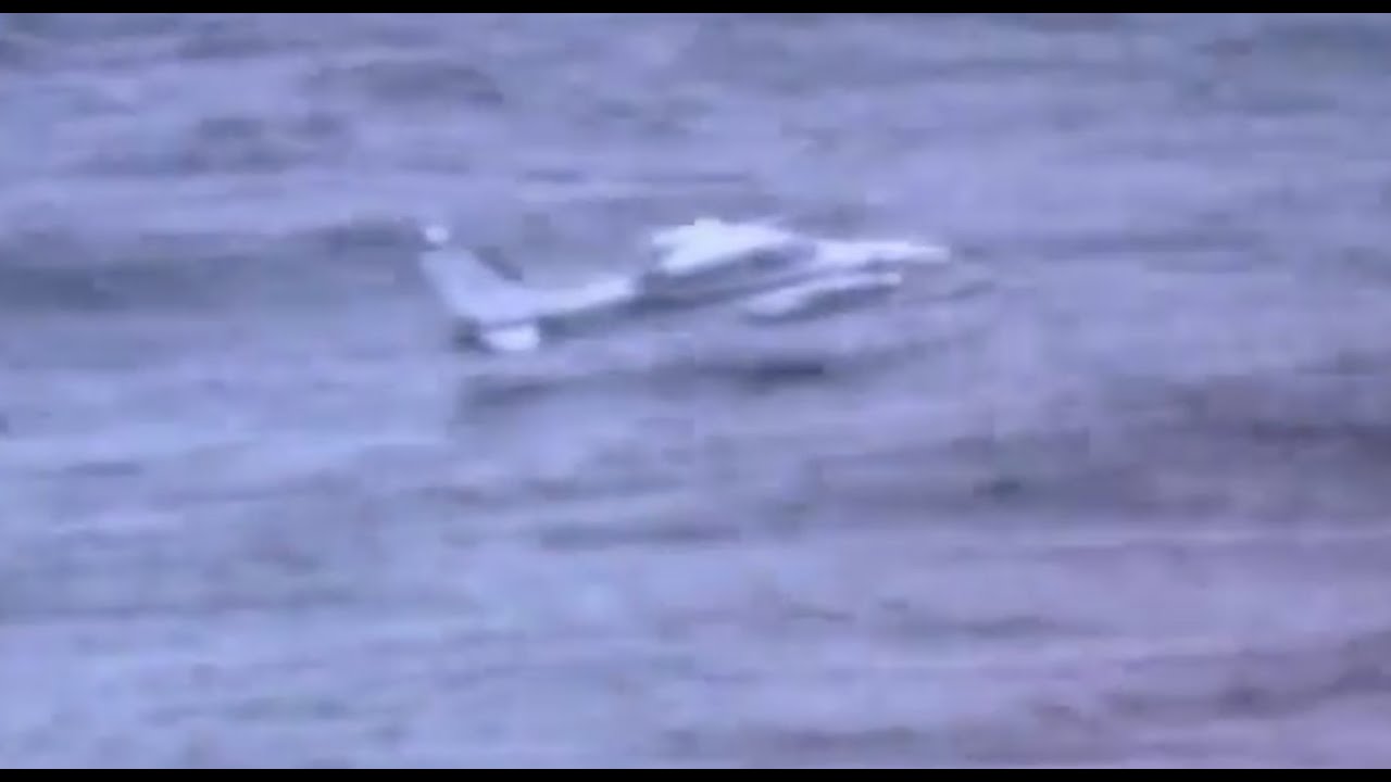Cessna 310 Airplane Ditches at sea!! Mayday Talk Episode 10