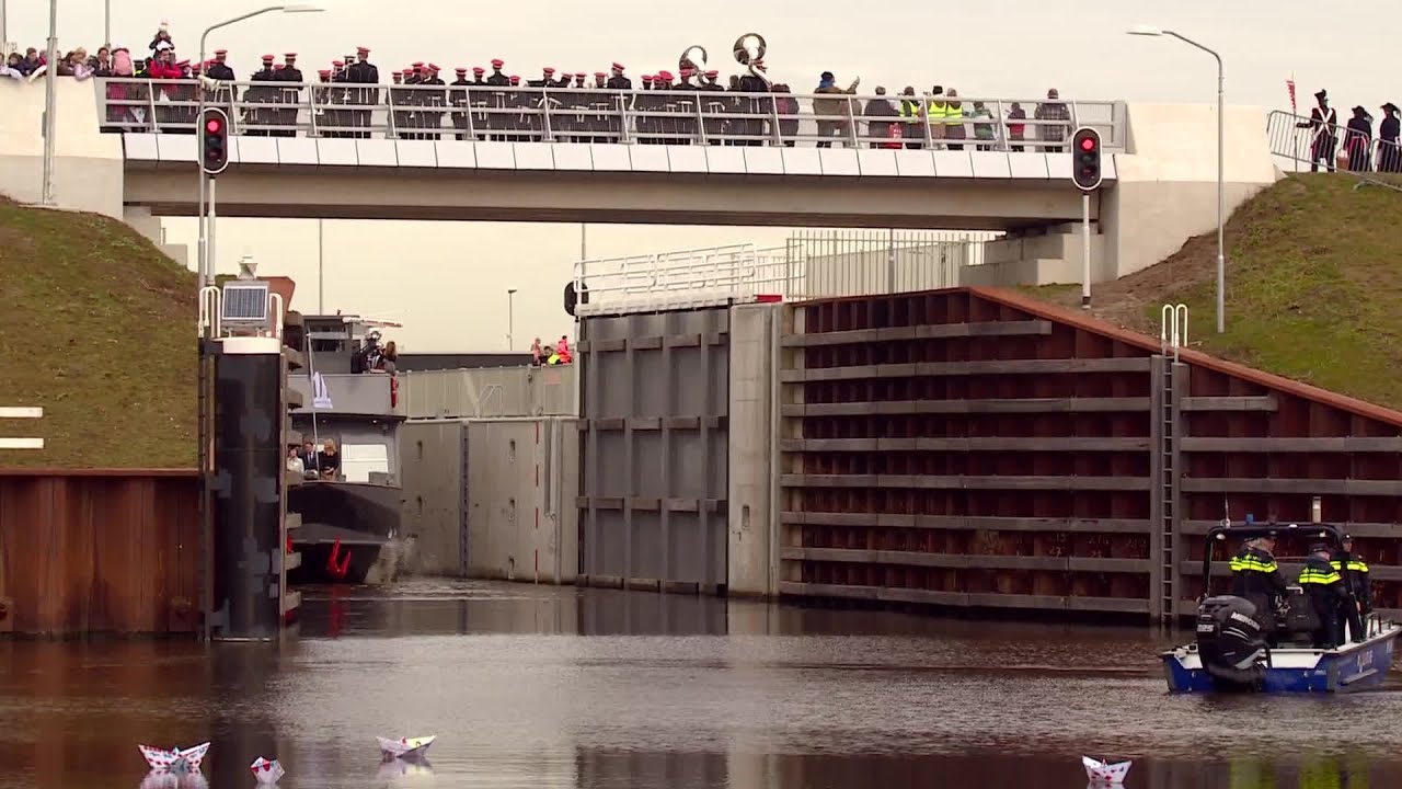 Koningin Maxima heeft bij sluis Empel het Maxima-kanaal geopend!