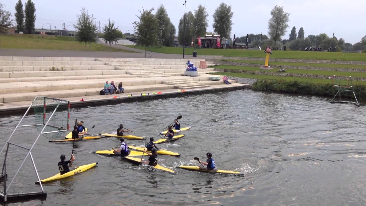 Kanu-Polo an der Maas in Venlo