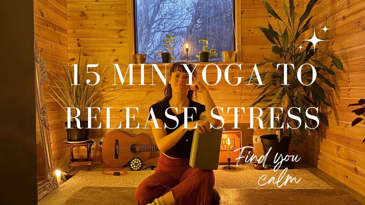 15 Minute Gentle Yoga Flow | Full Body Stretch & Feel Good (Day 7 Holiday Calm Challenge)
