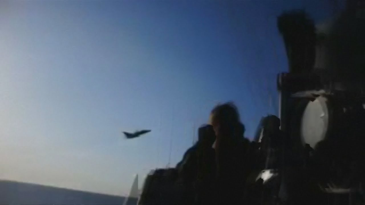 Russian jets make 'simulated attack' on US Navy warship