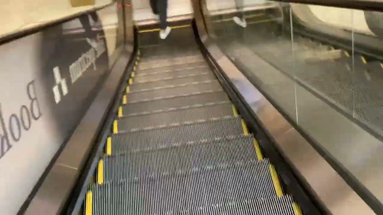Kuala lumpur bukit bintang escalator