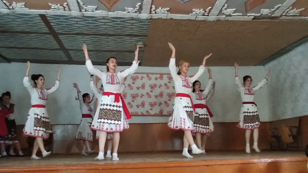 Hora din Moldova (танец на храм села Константиновка) 03.05.2018