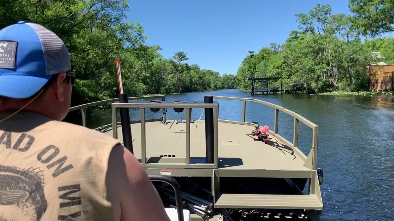 Running Julington Creek in a Tracker Grizzly 2072 Sportsman MVX