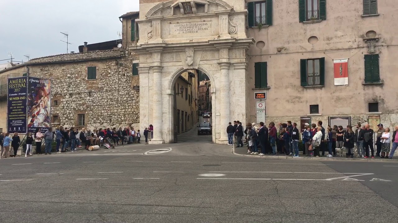 Amelia - Riprese Lampeggiante Blu per Calendario 2018