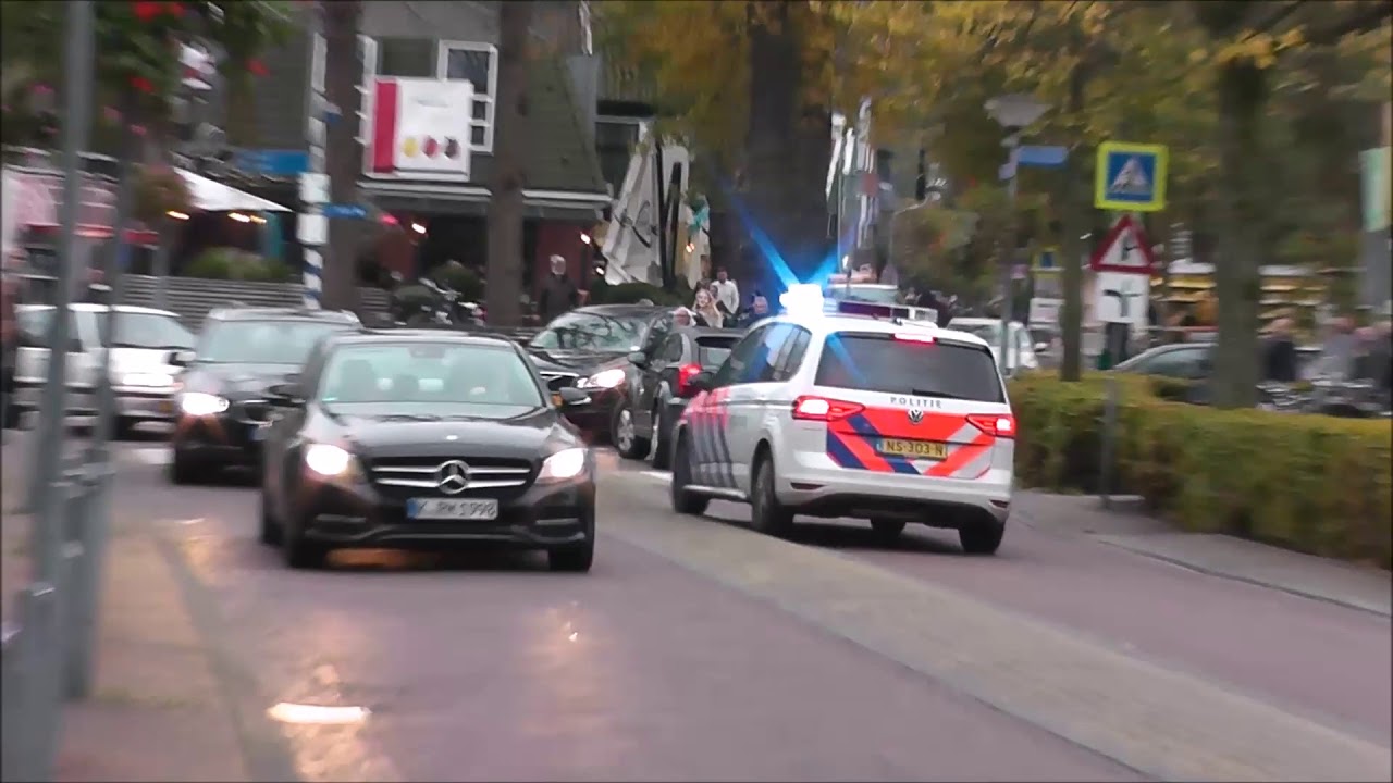 2X Politie Touran met Spoed in Bergen (NH) en Schoorl