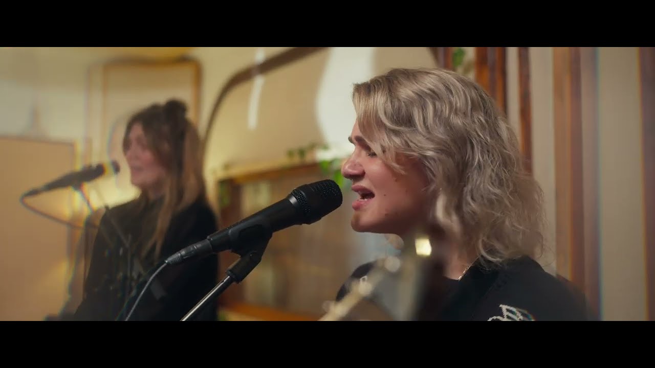 AVEC - Silently (live at Zonkey Studios)