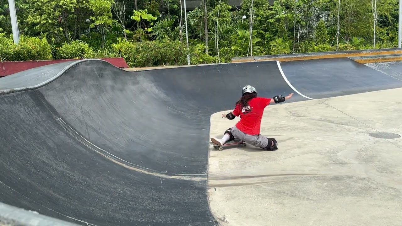 2025 Skate Log: 116 - Learning BS Nose Grab @ 31 Dec 2025