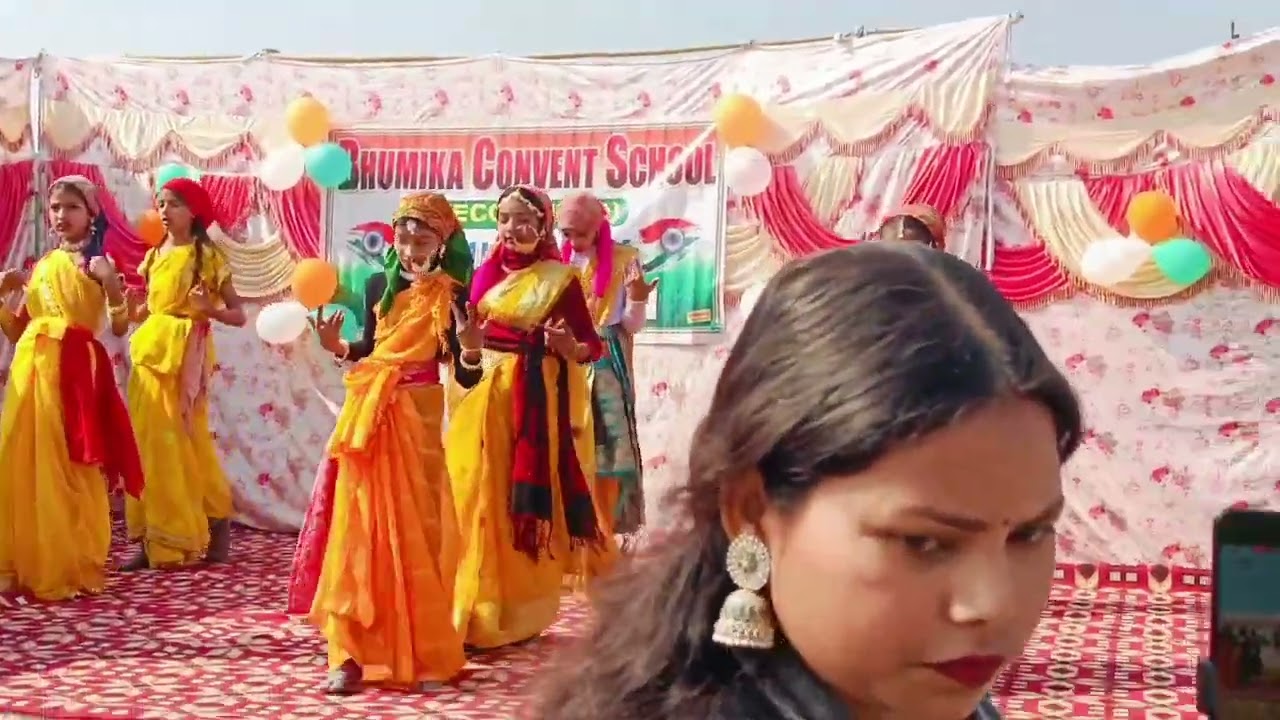 Nug badiya gardwali song dance performance by girls group dance