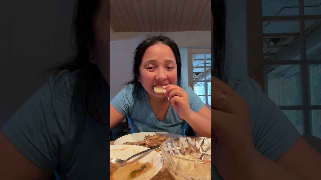 Dried fish+rice+suka na maramimg onion with sili +shrimp sabaw 😋#denmark #mukbang #fypシ #content 