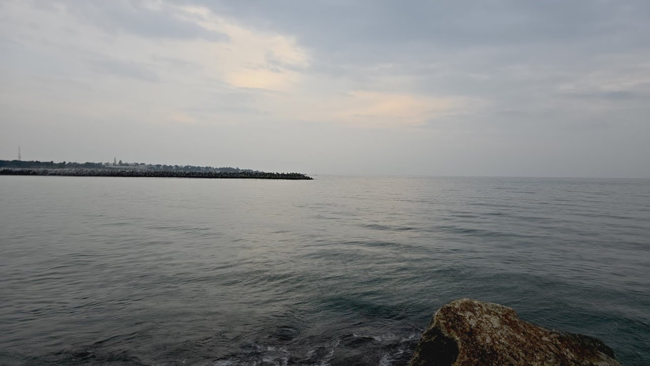 Kanyakumari Beach Sunrise Point🌅🐋#kanyakumari #kanyakumarisunrise #tamilnadutourism #sunrisepoint 