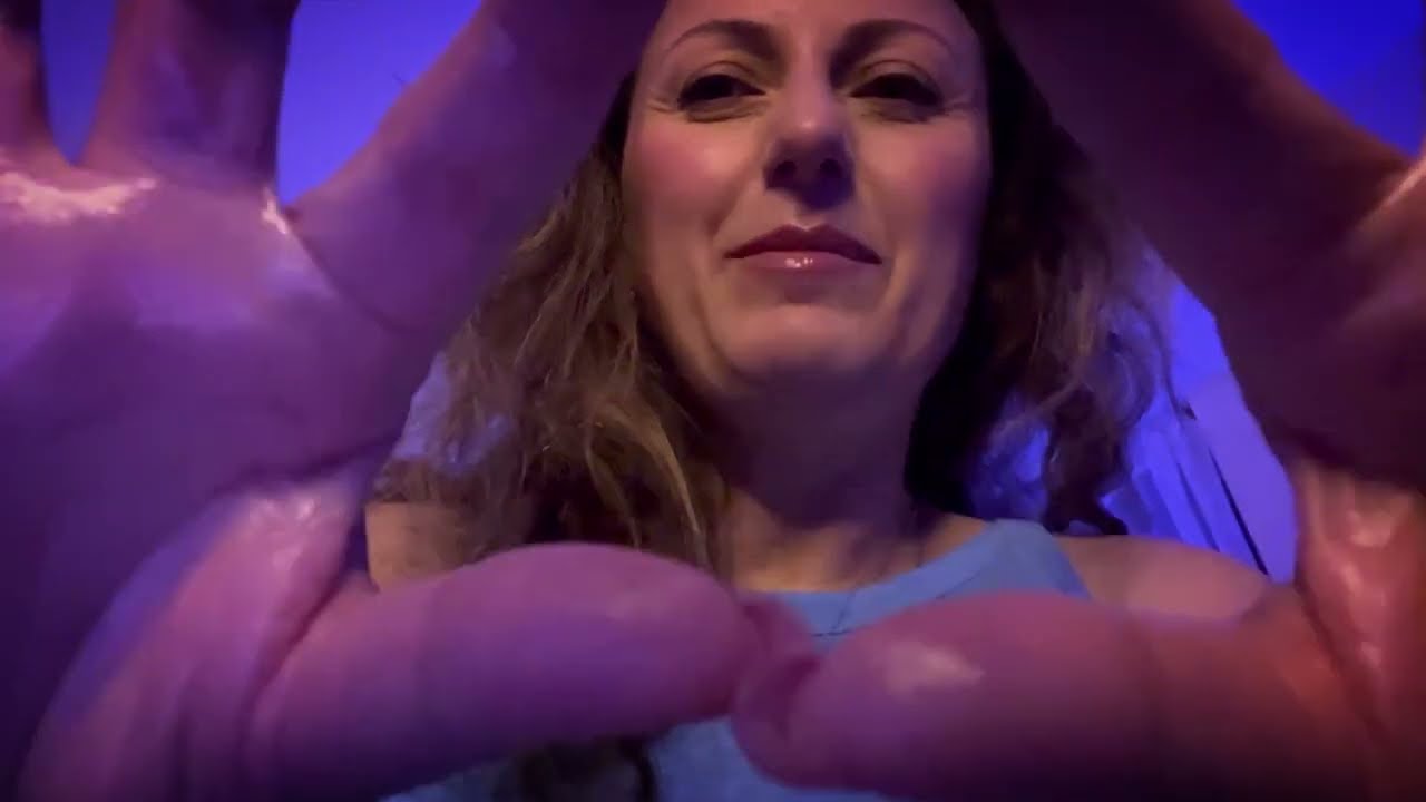 MASSAGGIO REALISTICO al VISO  😴 ASMR per dormire ✨ oil sounds
