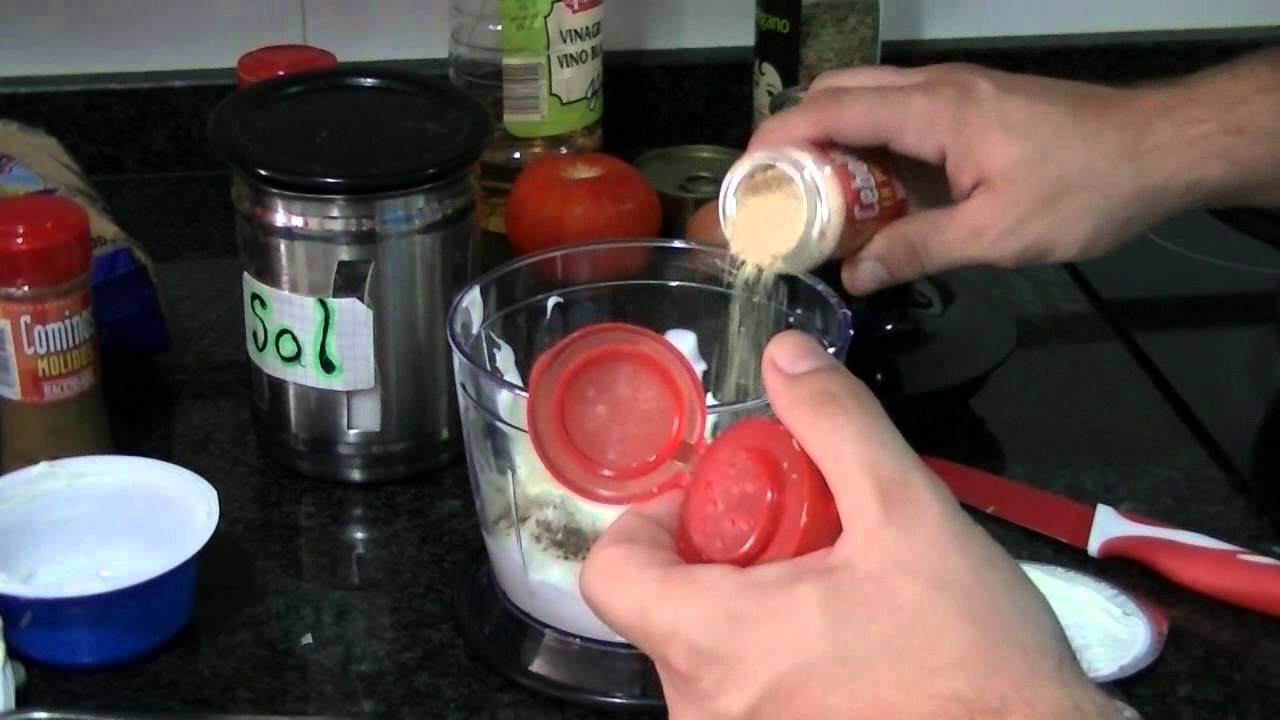 ensalada de pasta con salsa de yogur