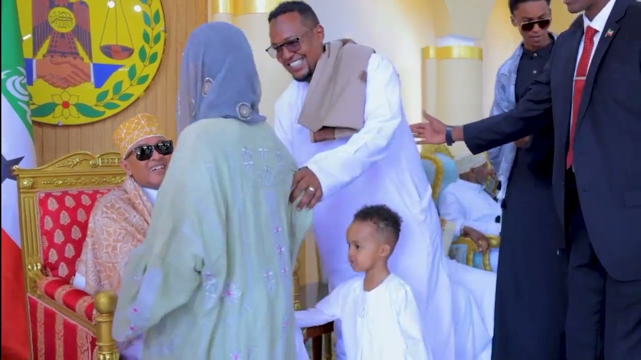 Madaxweynaha JSL ayaa qasriga Madaxtooyada ku qaabilay shacabka ku dhaqan caasimadda Hargeysa,