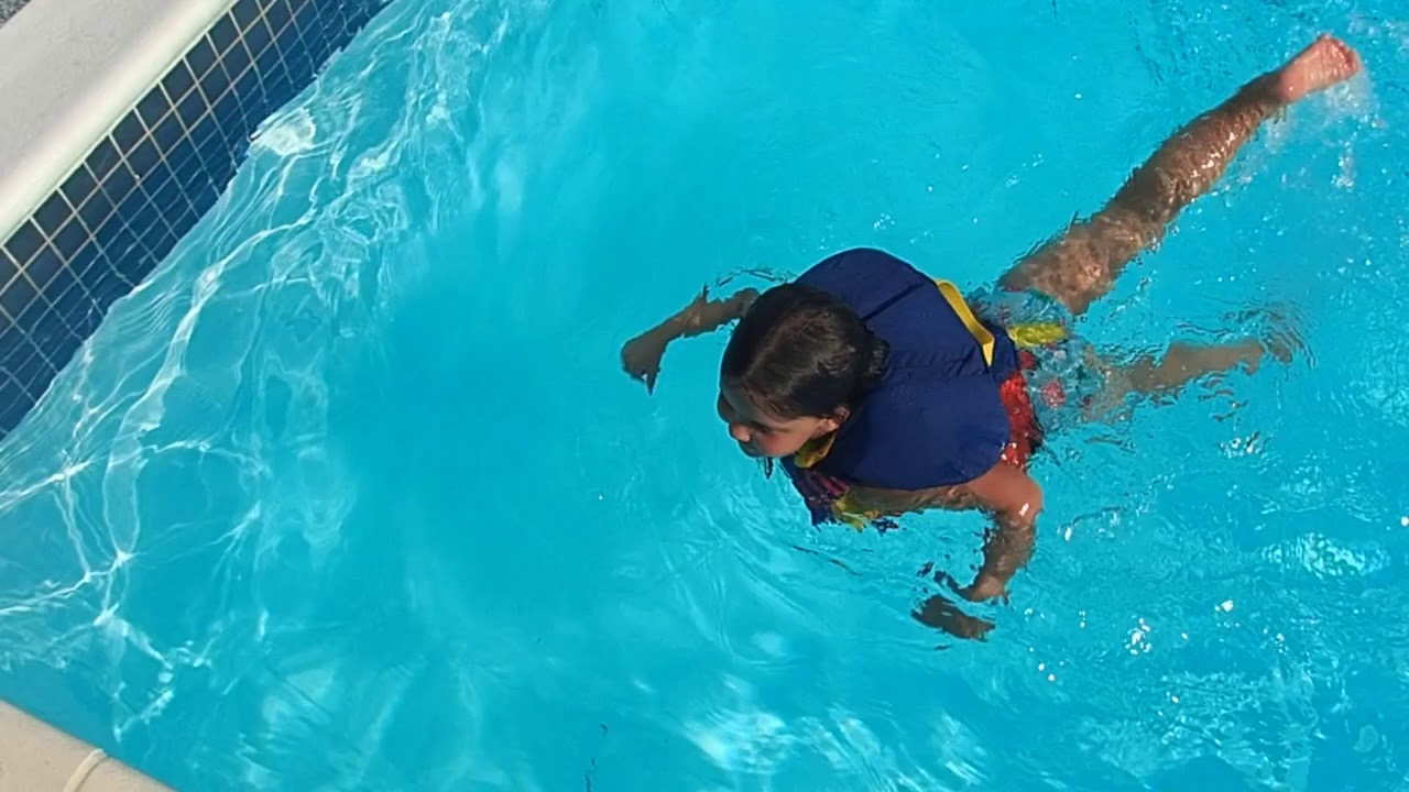 Backpackgirl's New Life Jacket: A Swim Test