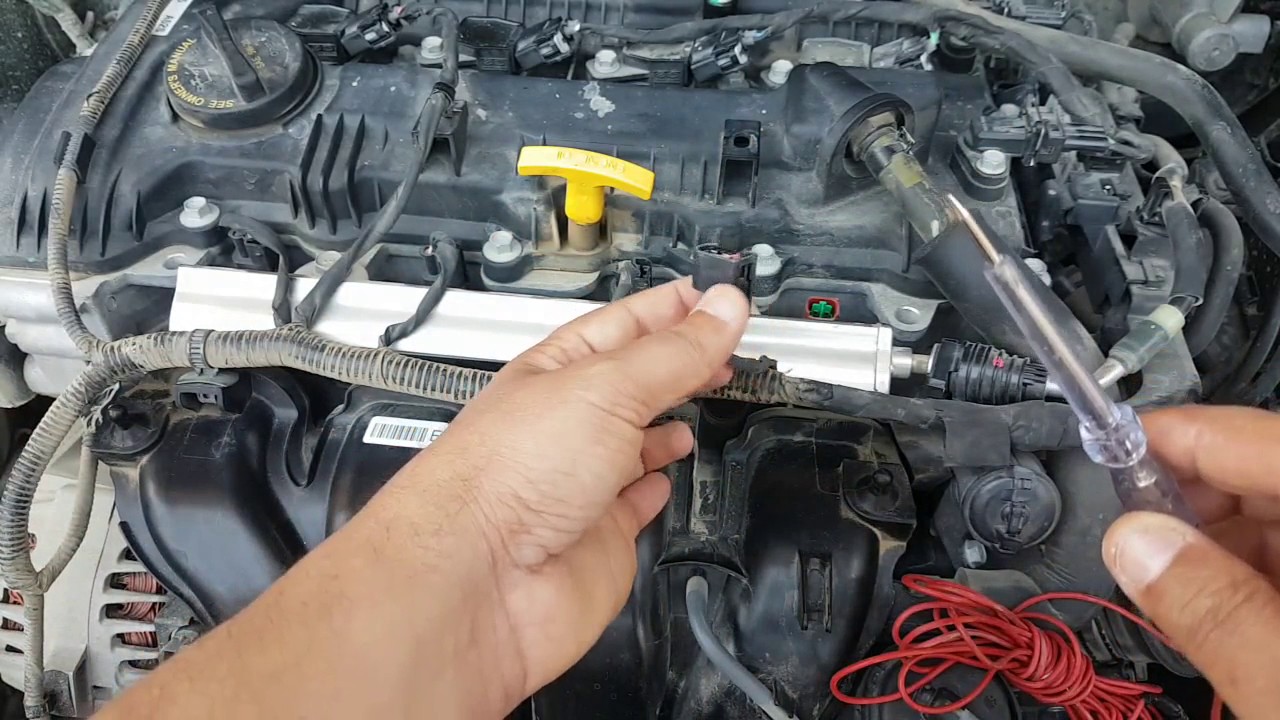 فحص تغذية بخاخات او رشاشات الوقود لمحرك السيارة. Ho to check tha the fuel injector feed voltage