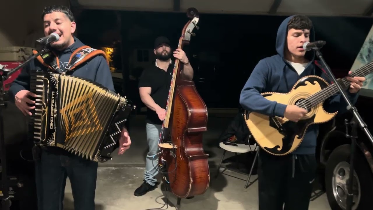 Cuando Ya Canten Los Gallos (En Vivo) - Jam Sesh ft. Everardo y Fredy