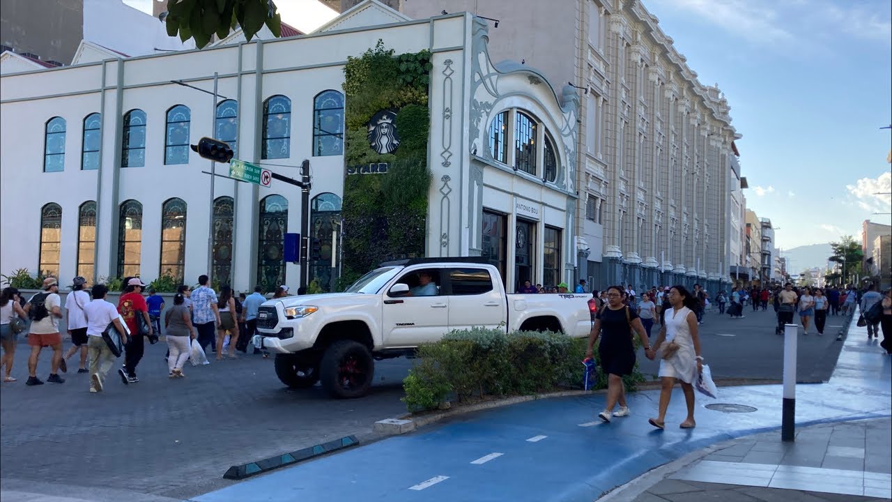 Siguen los turistas llegando a las fiestas en El Salvador 😎👏🏻
