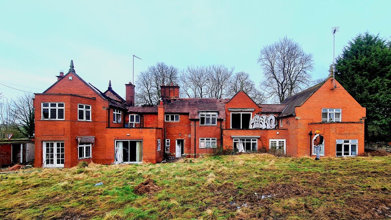 Lost Grandeur: Exploring Leicester's Abandoned Lodge Mega Mansion