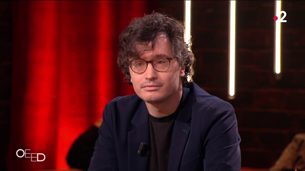Vivons-nous dans une dictature sanitaire ? - Le face-à-face avec Mathieu Slama - #OEED 12/02/2022