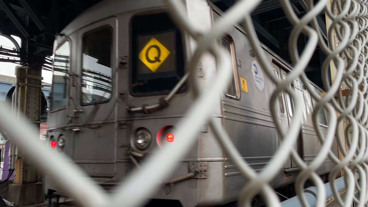 R46 & R68 (D)(N)(Q) Train Action on the Manhattan Bridge ⁴ᴷ