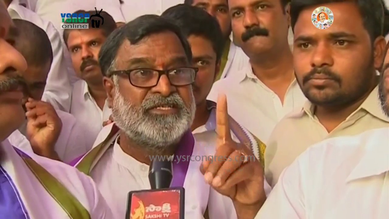 TS-YSRCP President Gattu Srikanth Reddy & Leaders speaks on failure of Fee Reimbursement by TRS Govt