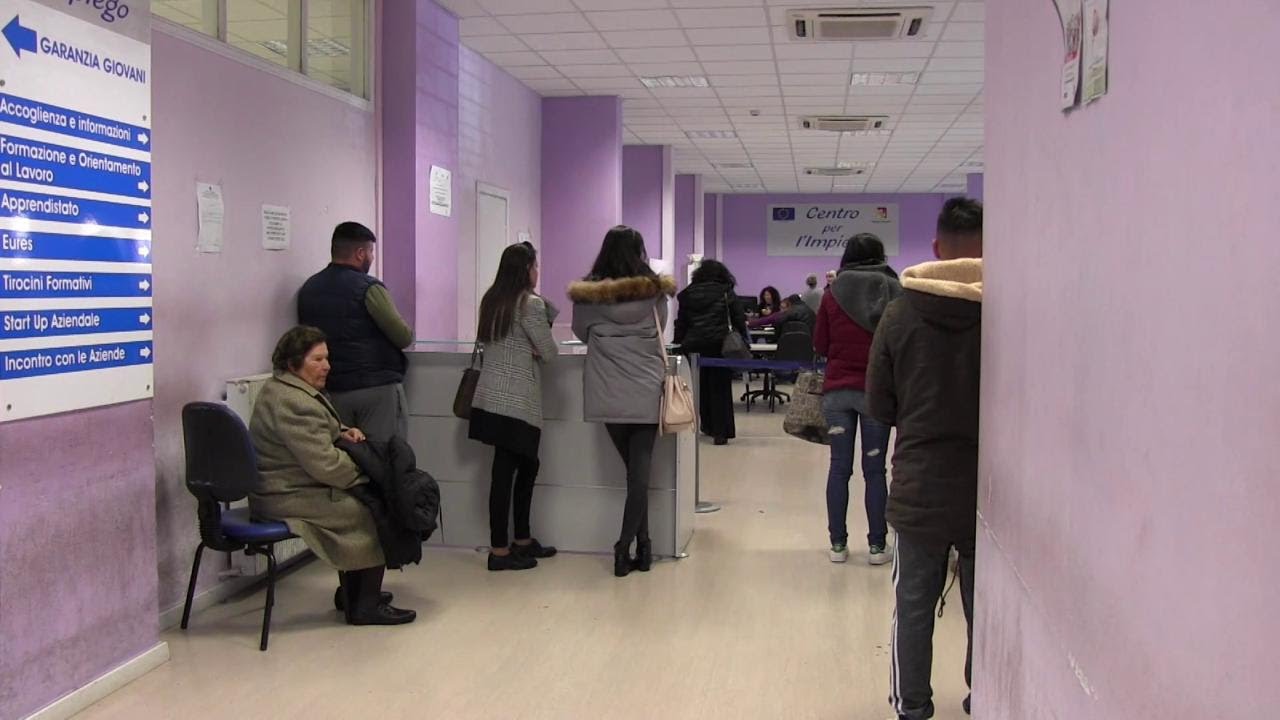 Palermo, al centro per l'impiego curiosità e scetticismo per il Reddito di cittadinanza
