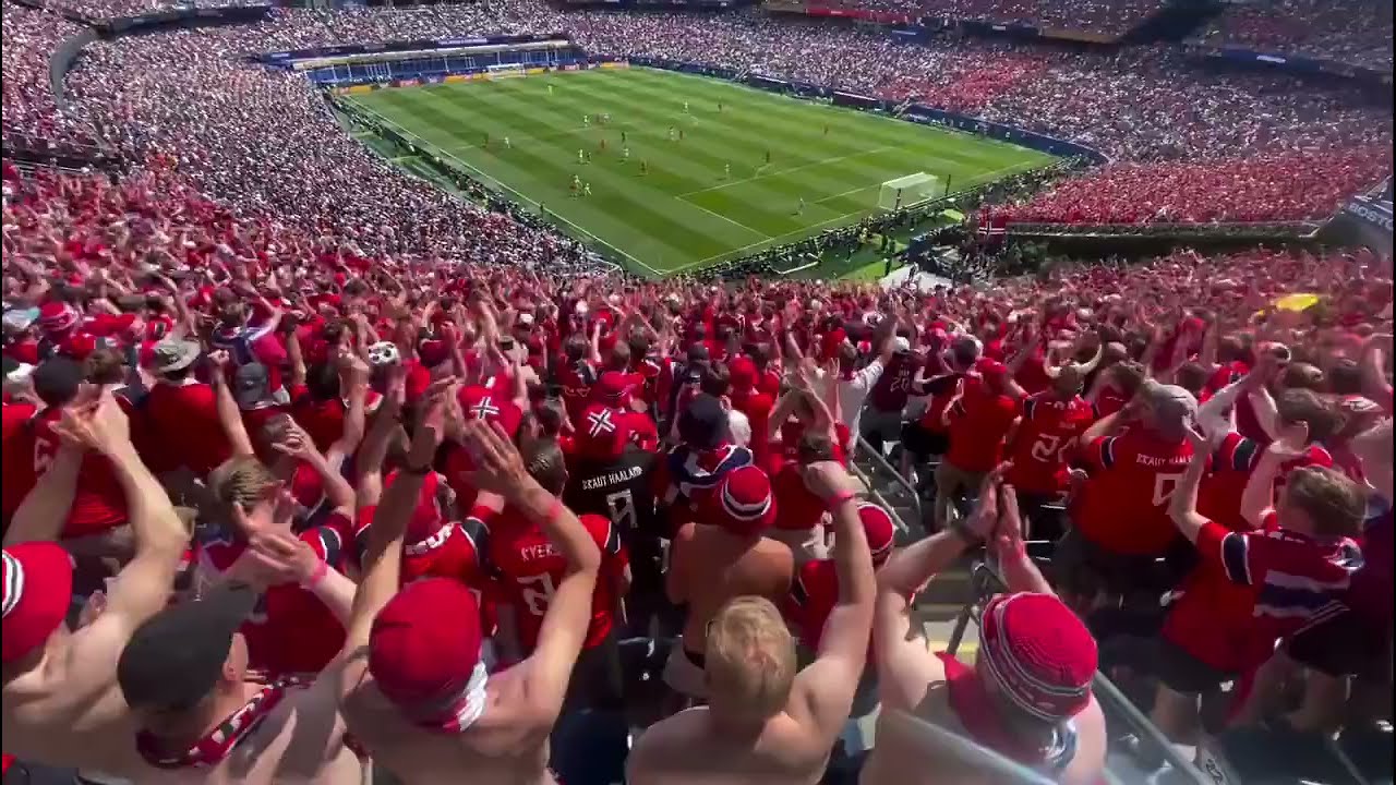 🇳🇴 Norway Fans Perform the Famous Viking Clap Despite France Deficit! 👏🔥
