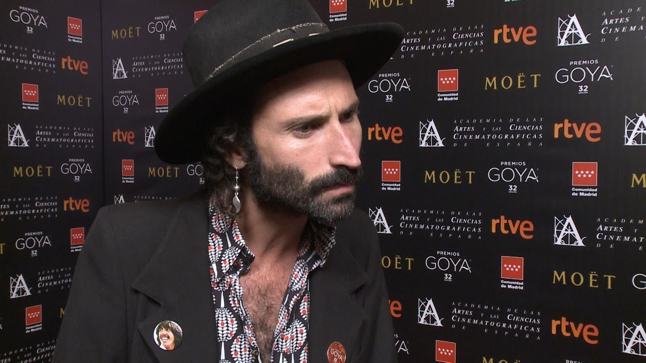 Leiva se molesta al hablar de su vida privada