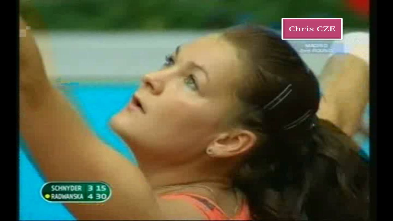 Patty Schnyder v. Agnieszka Radwanska 2010 Madrid 2R highlights (1st set)