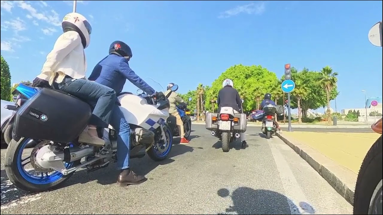 Llegando a la Distinguished Gentleman Ride DGR 2025 Sevilla