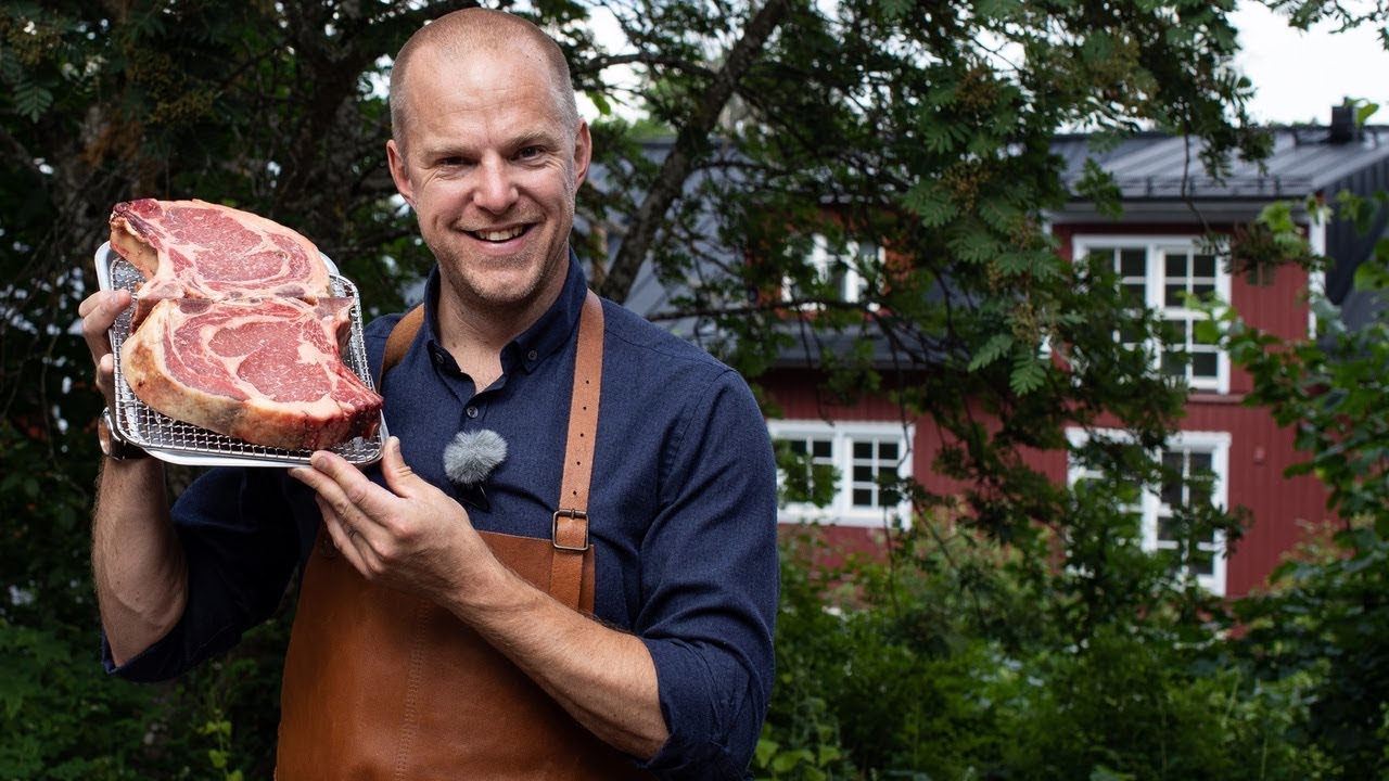 Grillar massiv côte de boeuf (entrecote på ben)