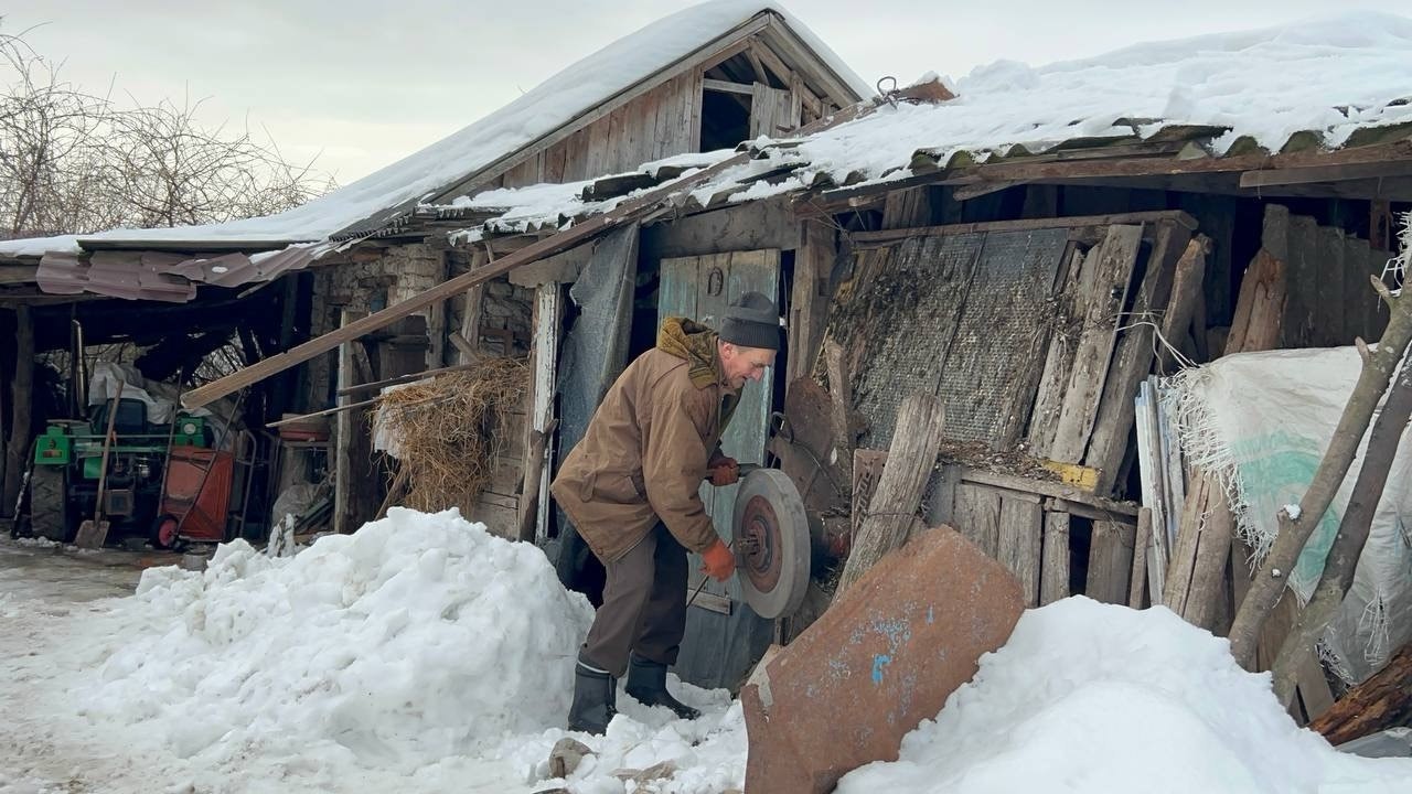 The Life of a Grandfather in the Mountains