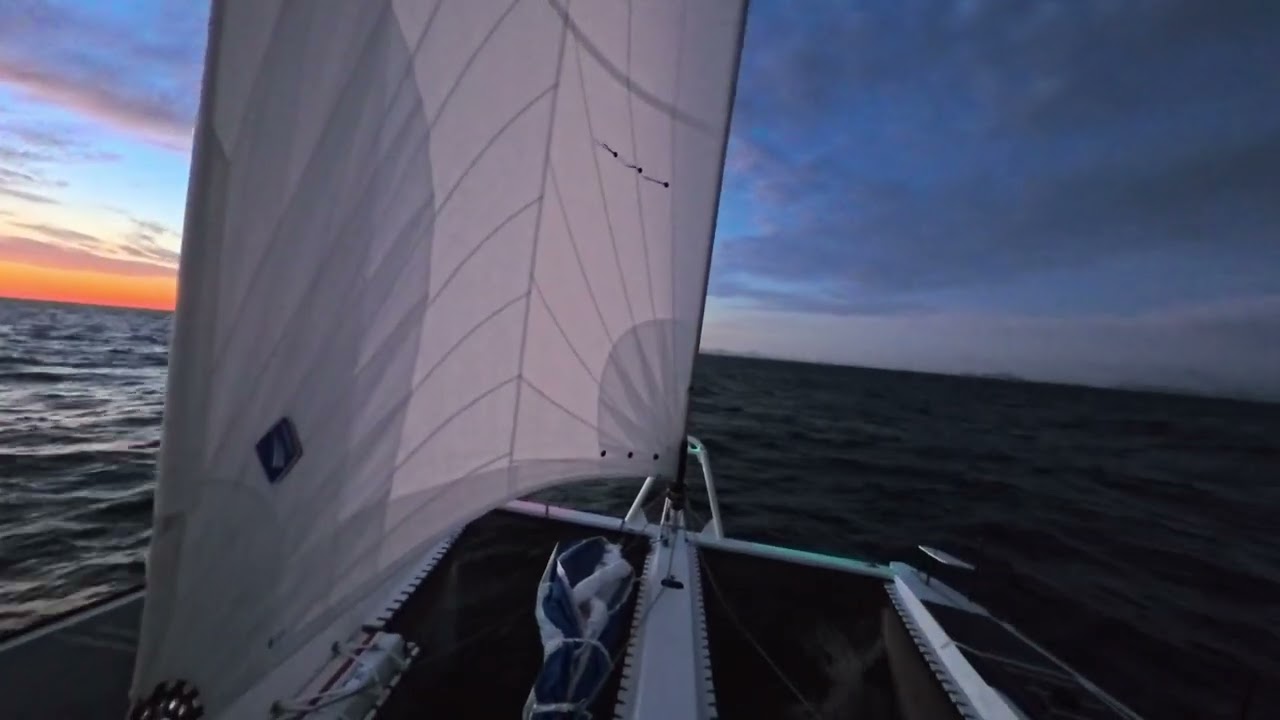 Sailing ASTRA at early morning 4K 1h