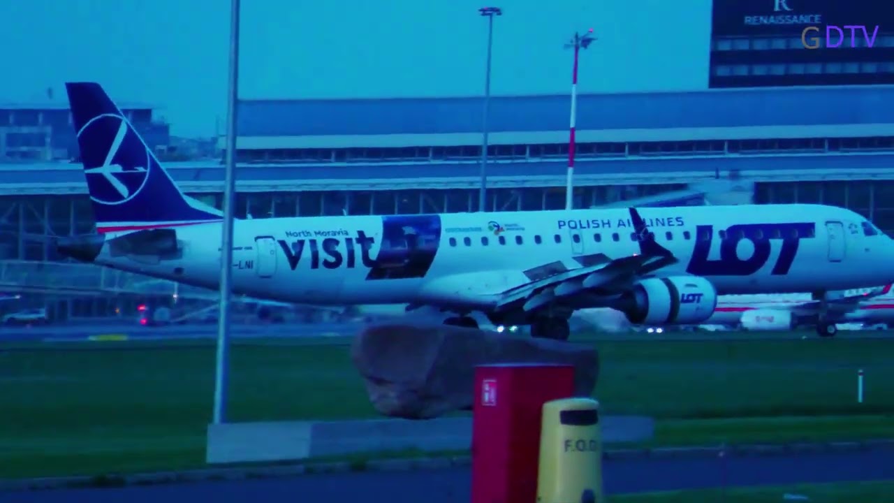 Embraer ERJ 195AR SP-LNI  WARSAW 17.04.2025 4K PL